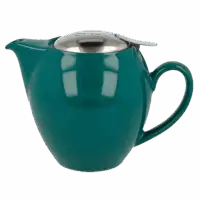 Photo de la théière Zero Japan - Bleu canard - 58cl. La théière est fine en bas et s'arrondit, bleu canard. Le couvercle est en inox, rond également et assez discret.