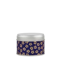 Photo de la petite boîte à thé - Gypsophile : Papier washi bleu nuit avec de multiples petites fleurs dorées. Boîte ronde, couvercle gris métallisé.