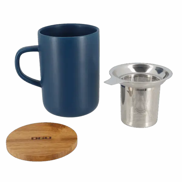 Photo des éléments de la tisanière OGO - Bleue 47,5cl. Tasse une anse, couvercle en bois et inox et filtre acier inoxidable microperforé.