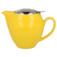 Photo de la théière ZERO JAPAN – Jaune - 58cl. La théière est fine en bas et s'arrondit, jaune vif. Le couvercle est en inox, rond également et assez discret.