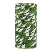 Photo de la grande boîte à thé - Iris des marais : papier washi dans les tons verts, cygnes, style japonais. Boîte ronde
