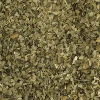 Photo du maté à la menthe BIO vu de haut. Petites feuilles bien vertes parsemées de feuilles de menthe.