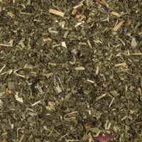 Photo de la tisane Hurlevent vue de haut. Toutes les plantes sont visibles coupées assez finement.