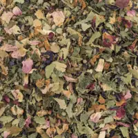 Vue de haut de la tisane Fleurs et Feuilles révélant ses boutons de rose, brins de lavande et fleurs de mauve séchées